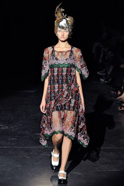 Look 3